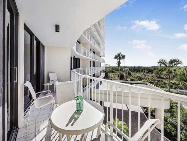Marco Island Charming 2 Bedroom Vacation Condo